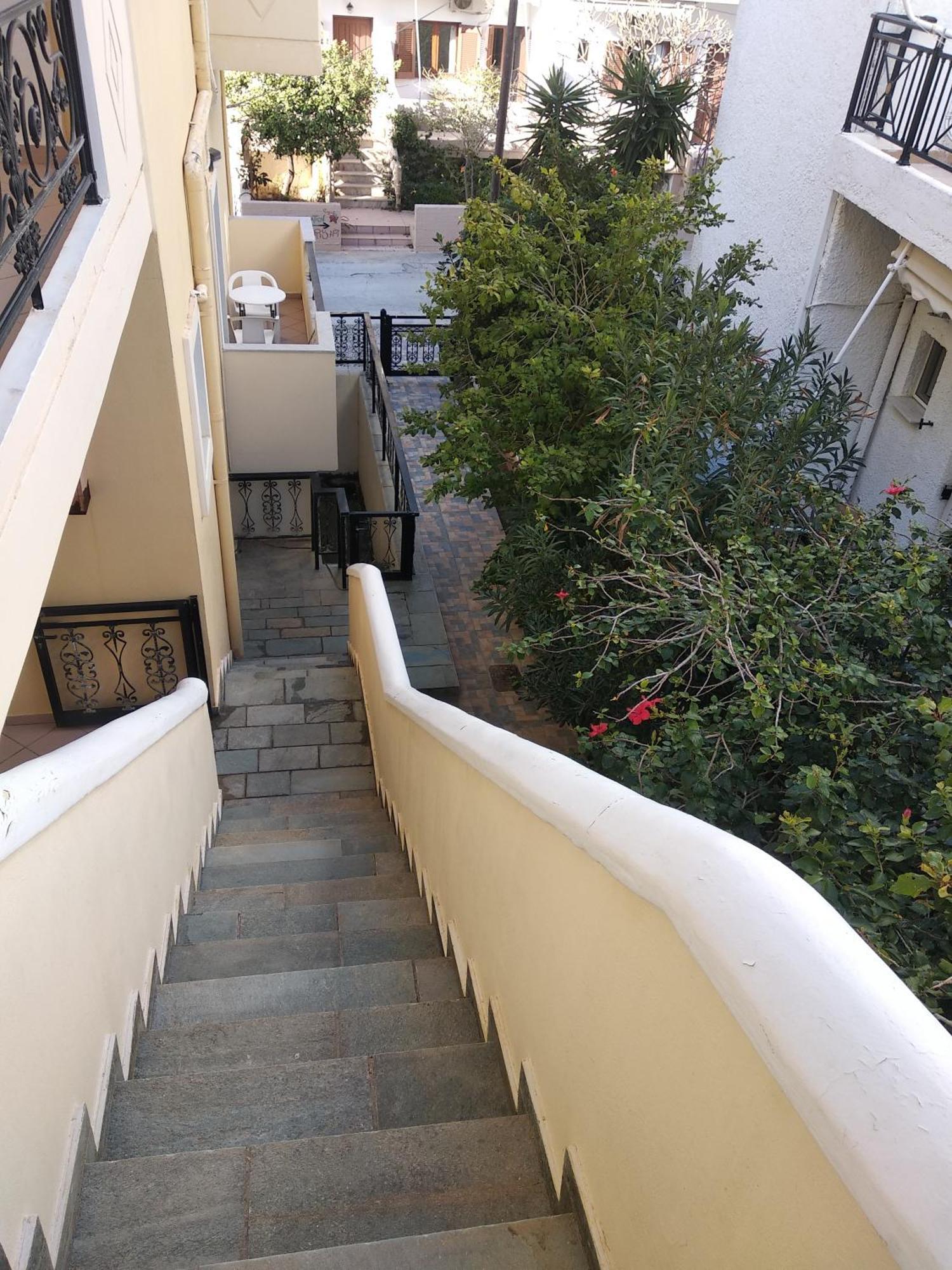 Ton Mari Apartments Palaiochora Exterior photo